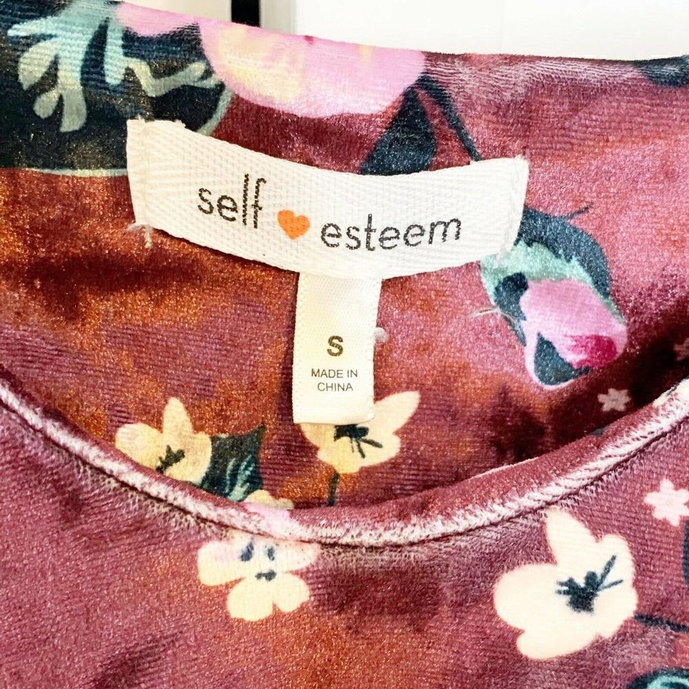 Self Esteem Juniors Top Sz S Strap Cold Shoulder Burgundy Floral Velvet - Picture 4 of 8